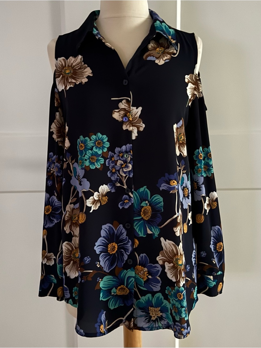 Chico's Cold Shoulder Blue Floral Top Size Small